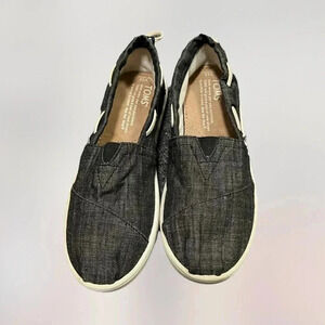 🖤 Toms size 2.5Y SOFT denim slip-ons
